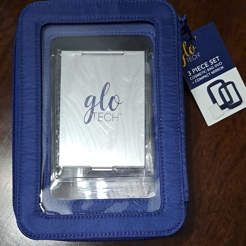 GLO Tech Silver Cosmetic Set